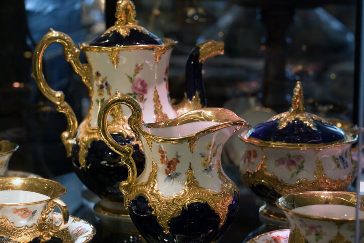 Palm Beach antique buyers. Updated 2025